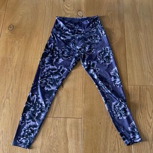Beyond Yoga flower leggings